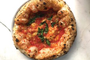 Marinara pizza, una pizza napoletana, Stilettos Slice Lounge, new york city pizza tour, neapolitan style pizza,